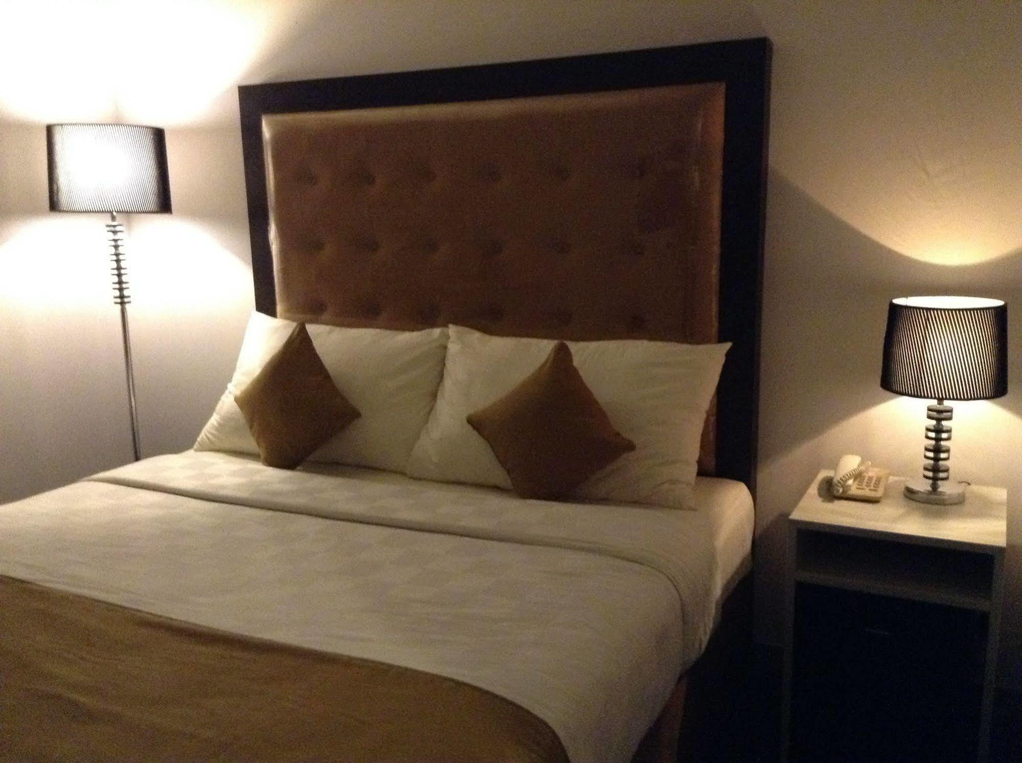 ג'קרטה Maven Fatmawati Hotel מראה חיצוני תמונה