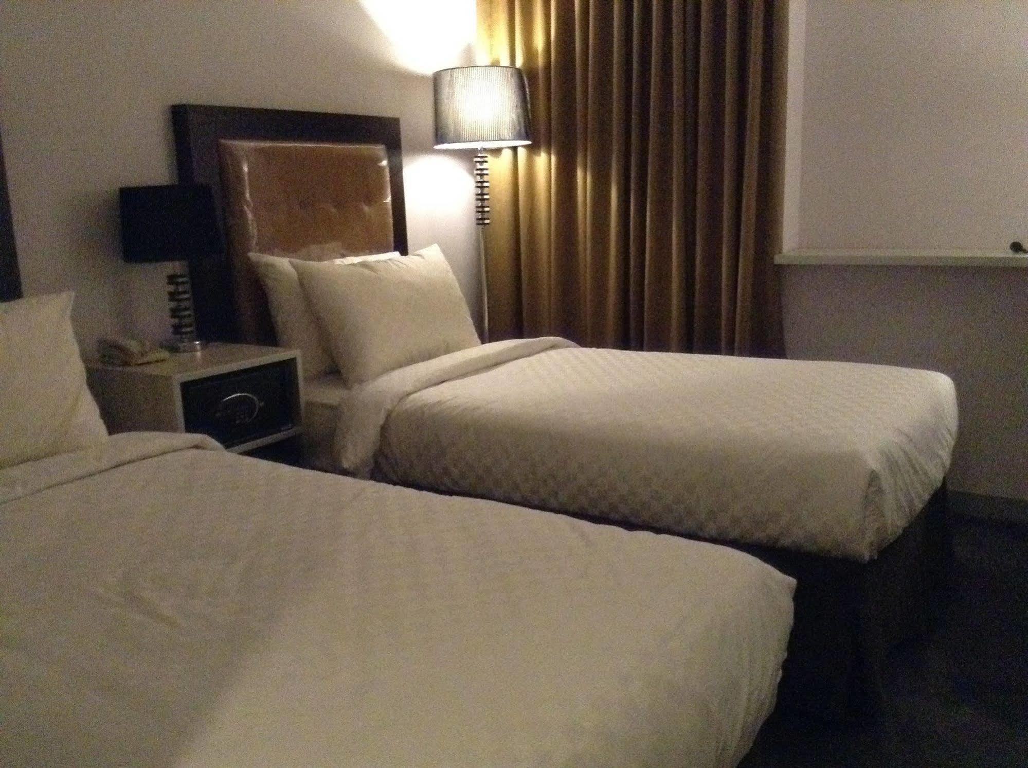 ג'קרטה Maven Fatmawati Hotel מראה חיצוני תמונה